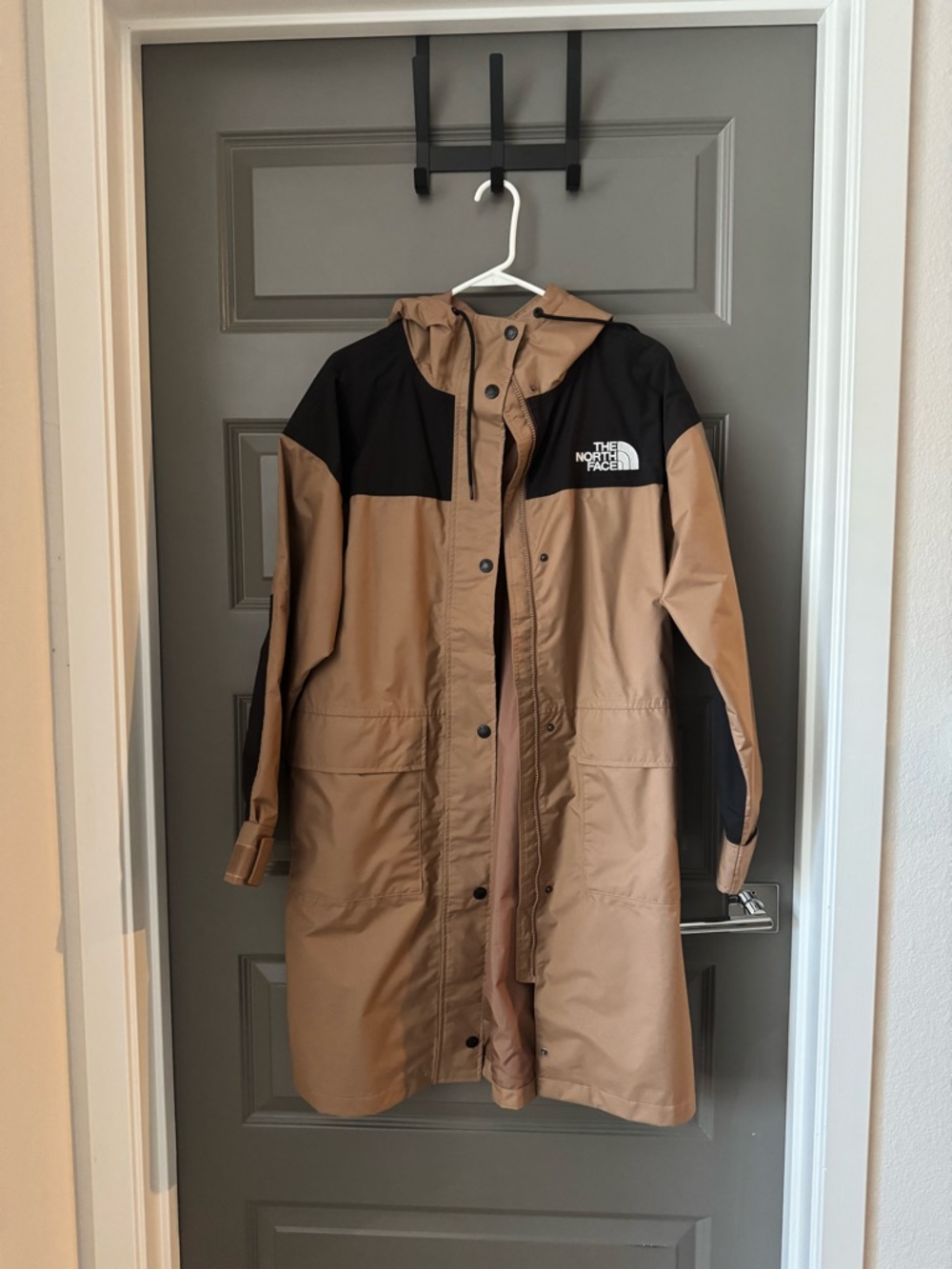 Reign on Parka - Picture 2 of 8